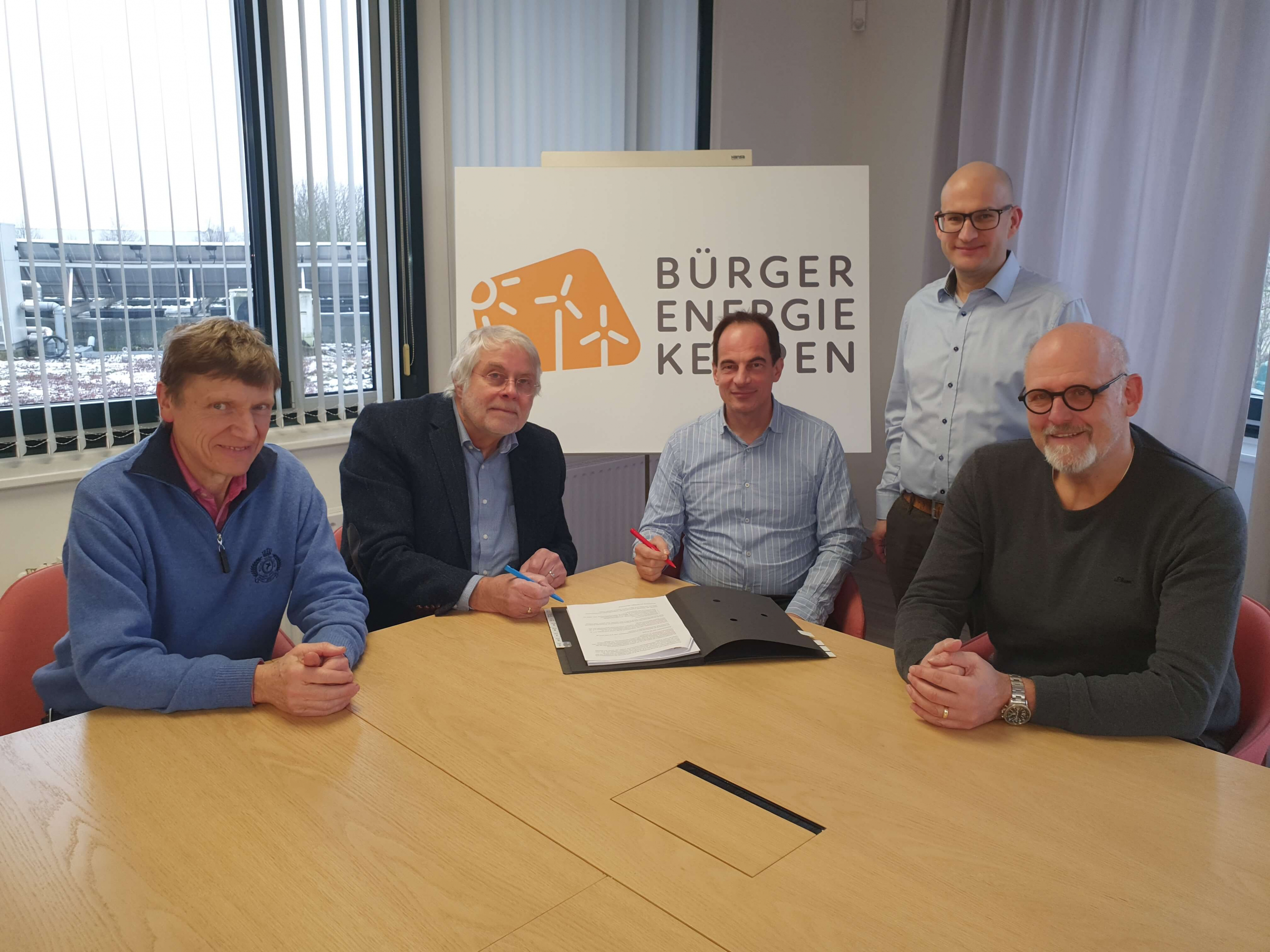 Unterzeichnung des Dachnutzungsvertrages für unser 1. Projekt Heinrich Horten Str.